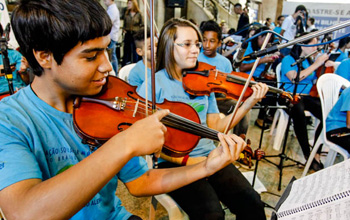 Ação Social pela Música